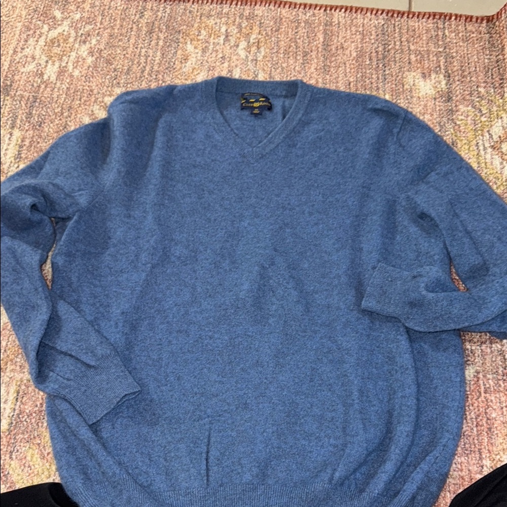 Club room cashmere mens sweater size XL fits it’s like L